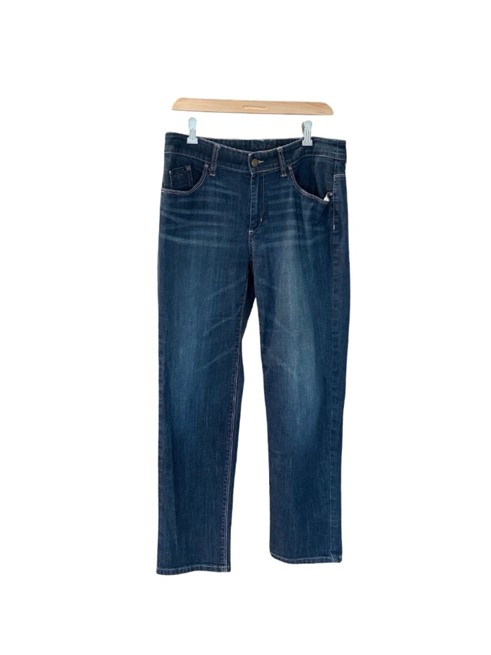 Chico's Platinum Med Wash Lightly Distressed Jeans Size 6 (Chico's 0.5)
